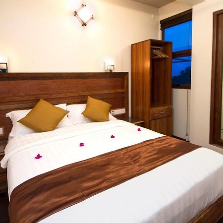 Tropic Tree Maldives Hotel Gulhi Exterior photo