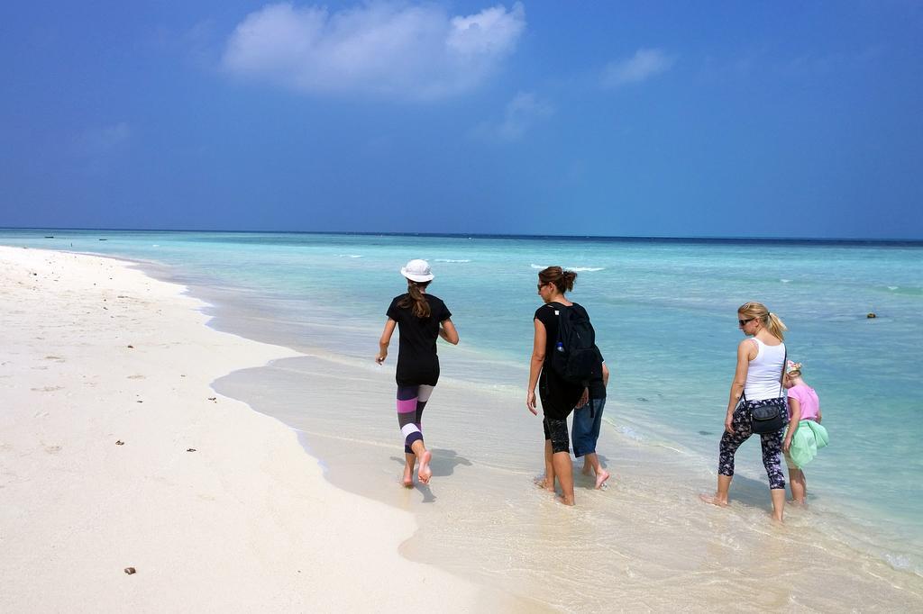 Tropic Tree Maldives Hotel Gulhi Exterior photo