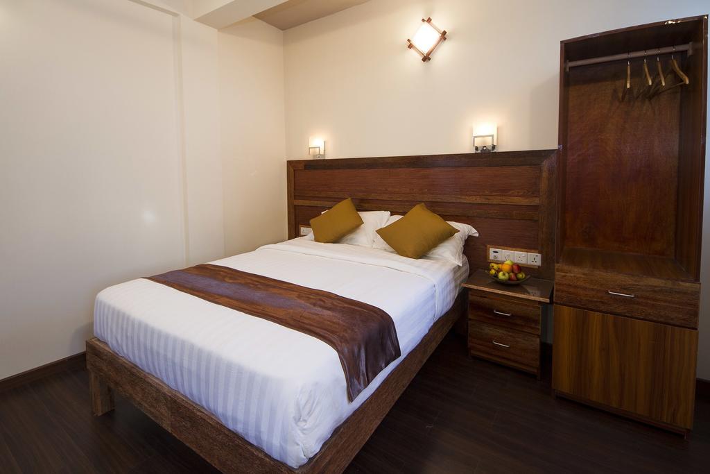 Tropic Tree Maldives Hotel Gulhi Room photo