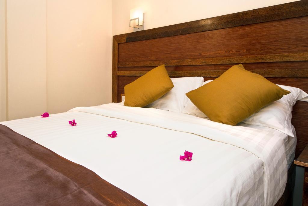 Tropic Tree Maldives Hotel Gulhi Room photo