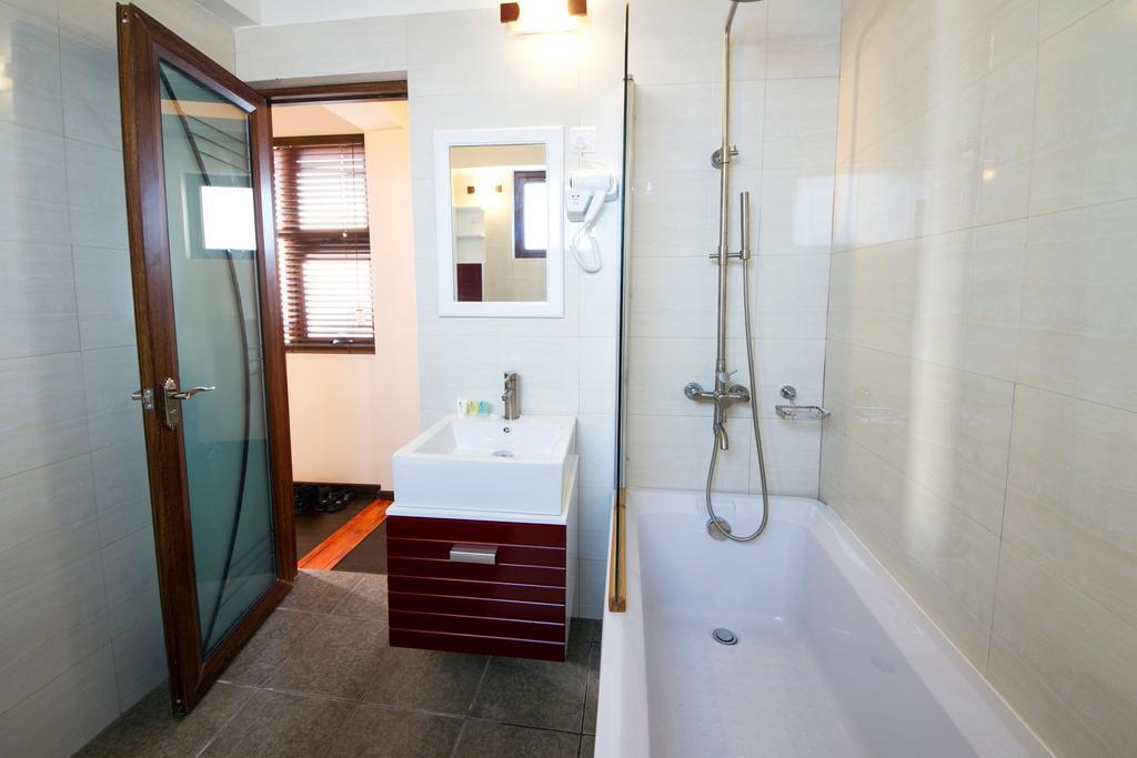 Tropic Tree Maldives Hotel Gulhi Room photo