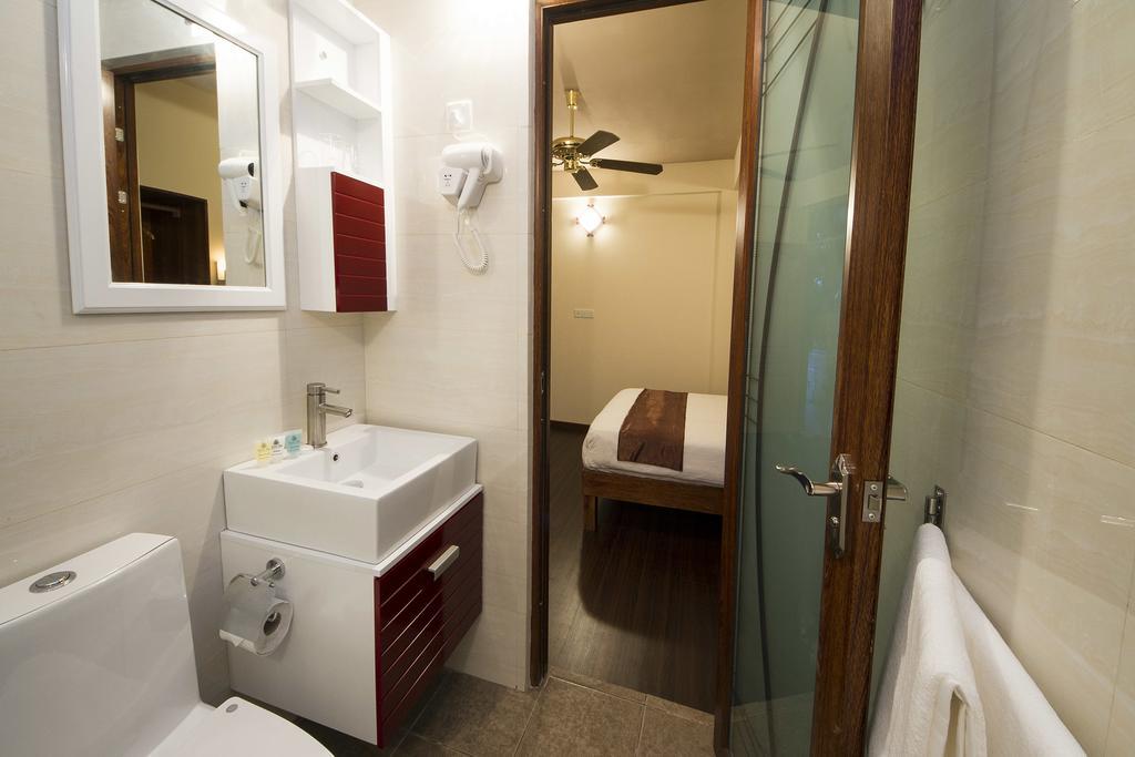 Tropic Tree Maldives Hotel Gulhi Room photo